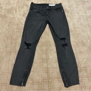 {Pistola Denim} Ripped Jeans With Zipper Detail on Ankle Size 25